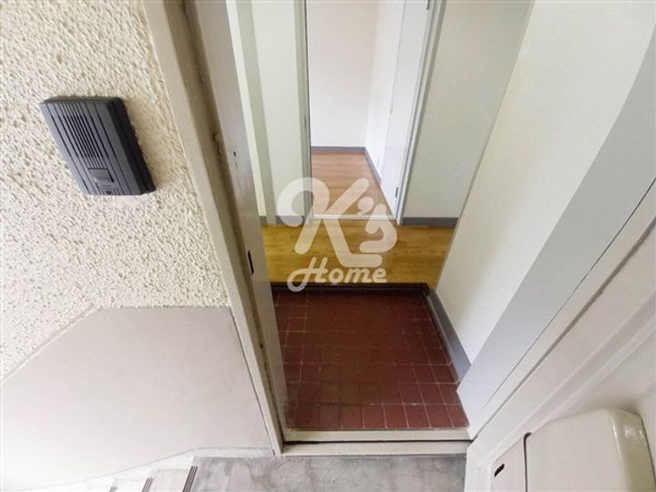 鈴松マンションの玄関