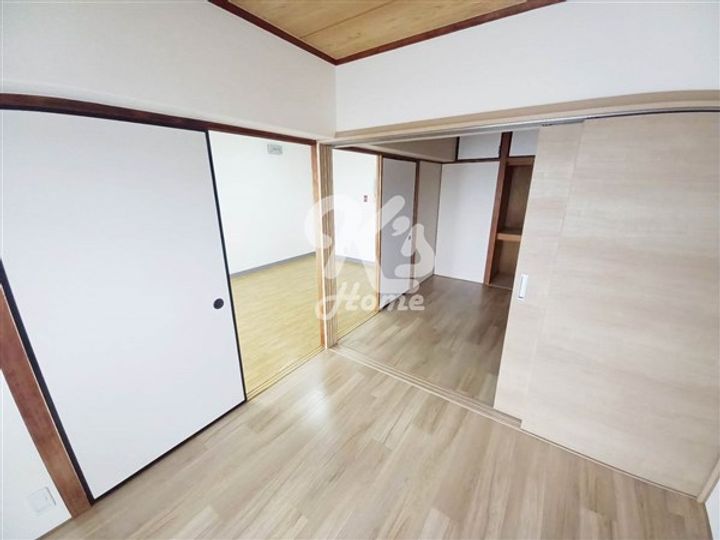 鈴松マンションの居間