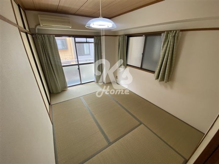 野村ビルの寝室