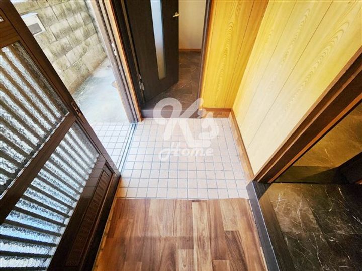 兵庫県神戸市須磨区大黒町3丁目(一戸建)の賃貸物件の玄関