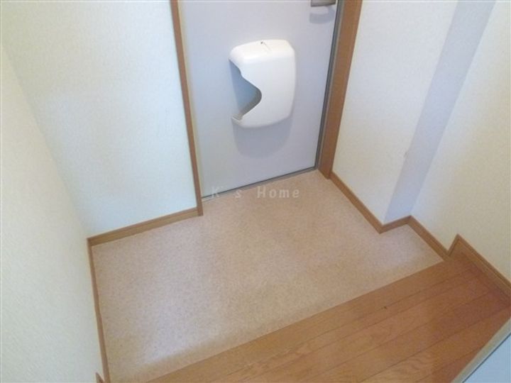 大星マンションの玄関