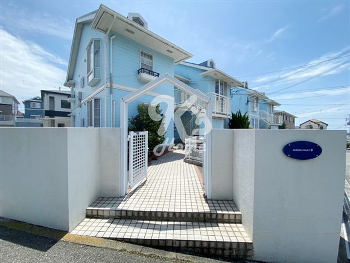 クイーンズコート東落合B-102の外観