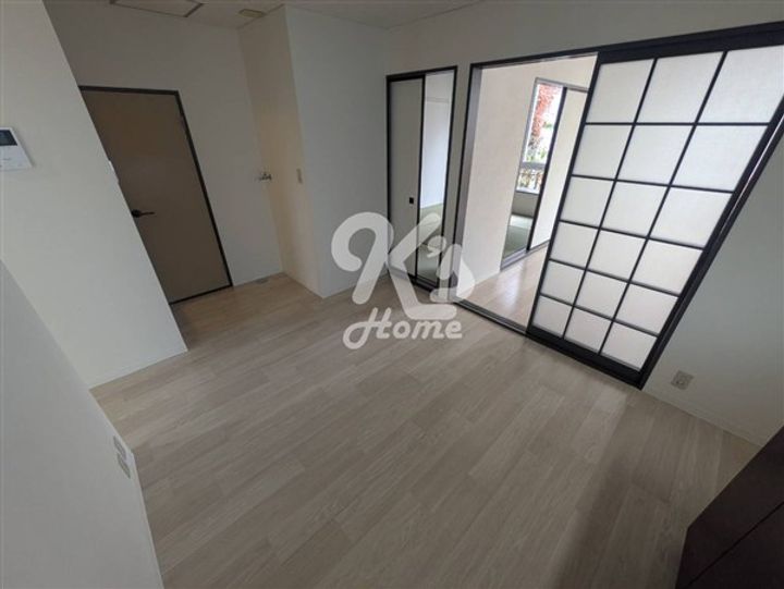 クイーンズコート東落合B-102の内装