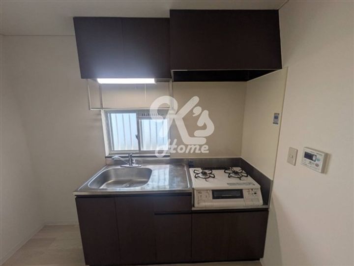 クイーンズコート東落合B-102のキッチン