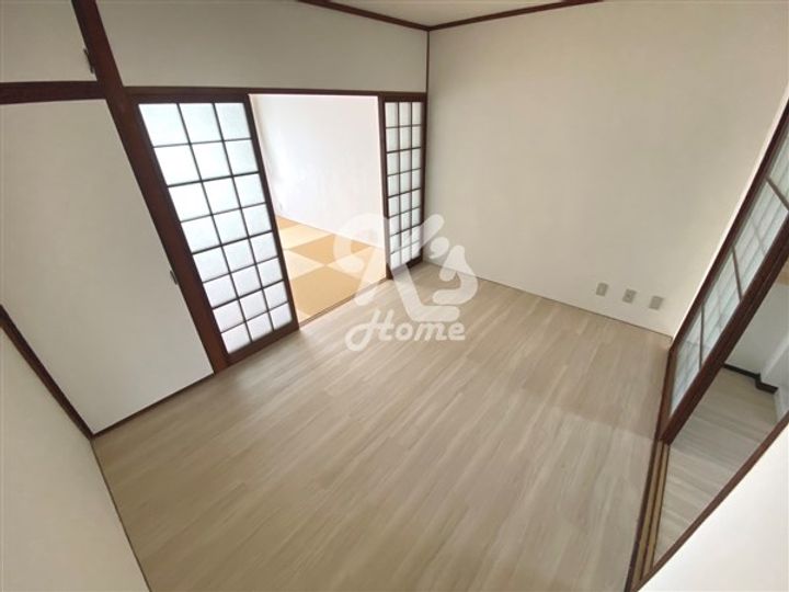 白川台マンション23の居間