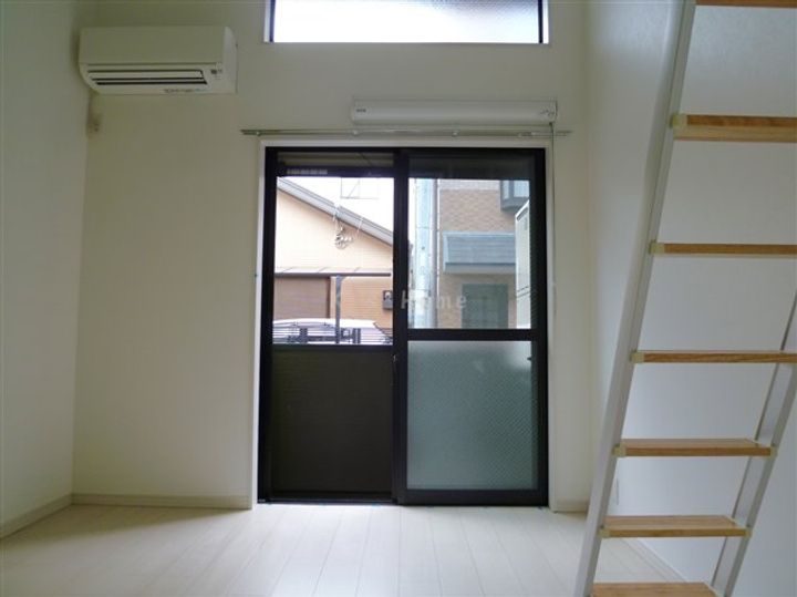 ラ・ヴィータ川西の寝室