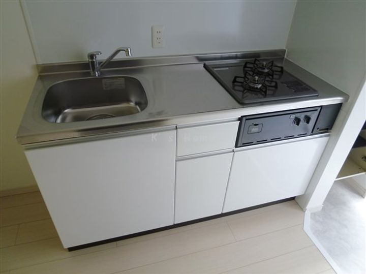 ラ・ヴィータ川西のキッチン