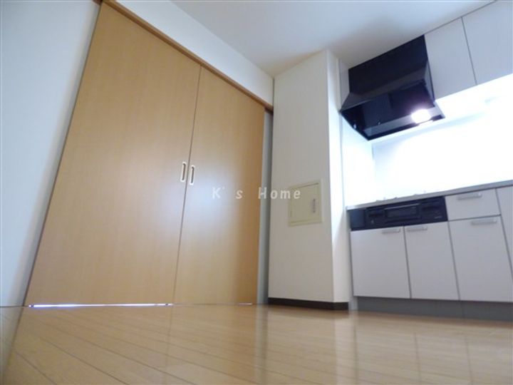 ヤマウラ77ビルの居間