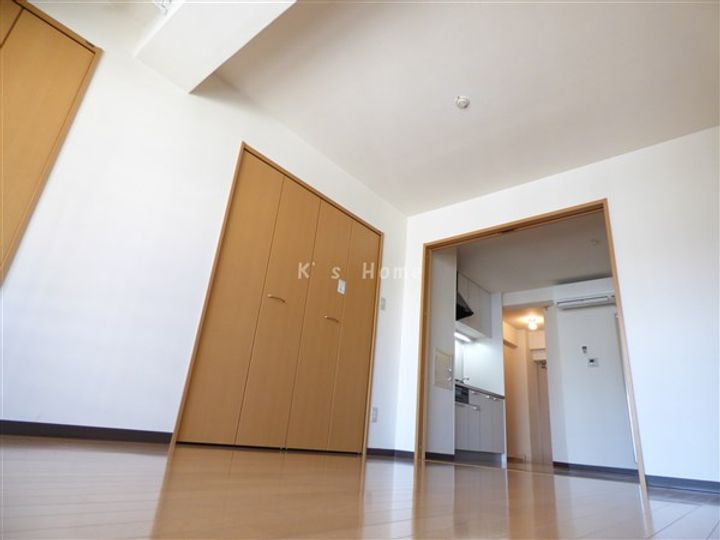 ヤマウラ77ビルの居間