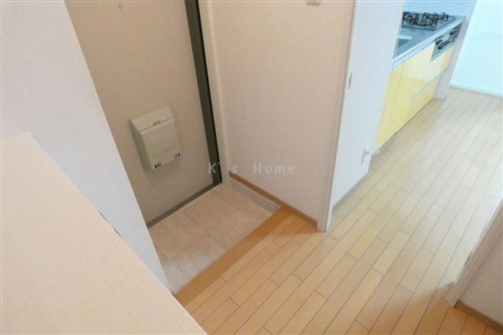 シャトー野崎の玄関