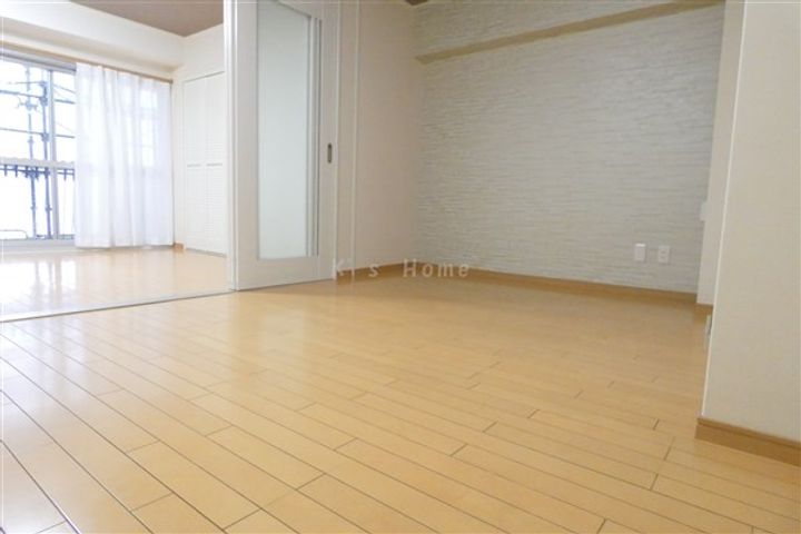 シャトー野崎の居間