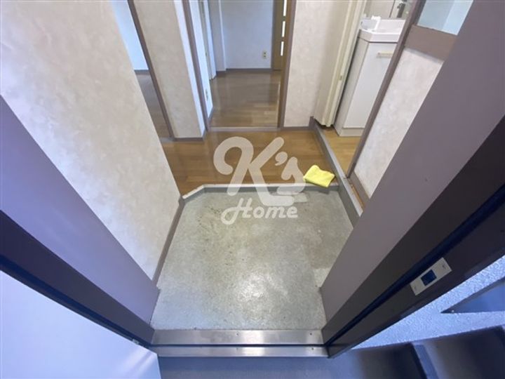 高倉台11団地57号棟402の玄関