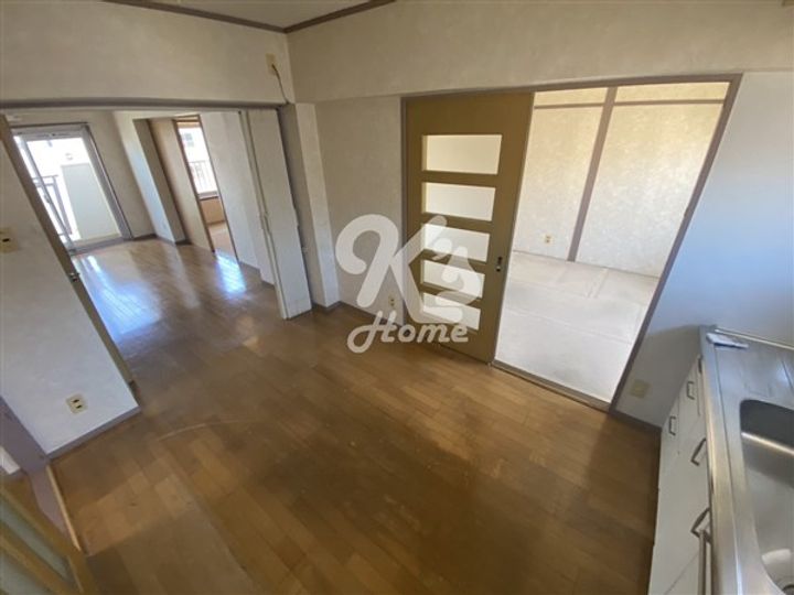 高倉台11団地57号棟402の居間