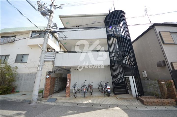 弐番館板宿103の外観