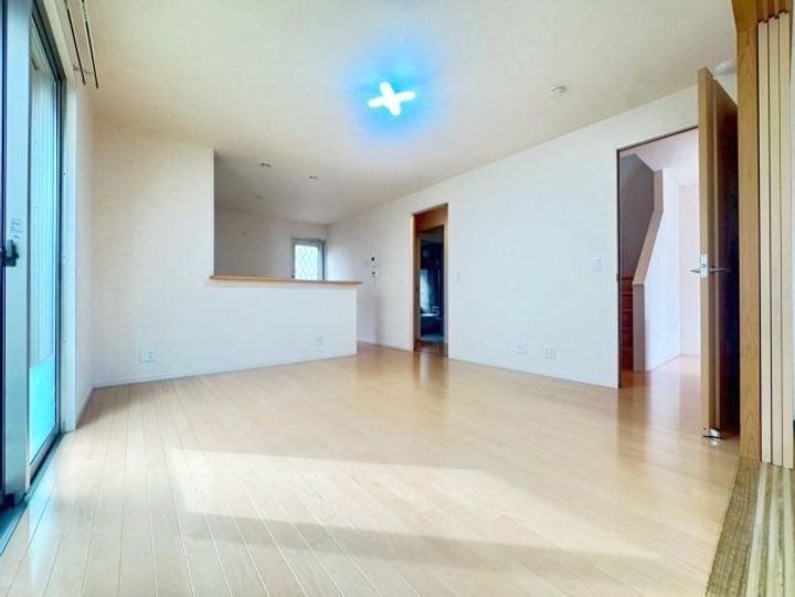 大阪府池田市緑丘2丁目(一戸建)の賃貸物件の居間