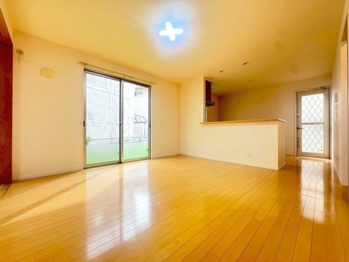 大阪府池田市緑丘2丁目(一戸建)の賃貸物件の居間