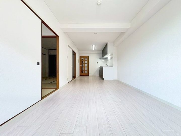 ユニライフ刀根山の居間