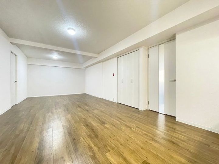 青葉丘マンションの居間