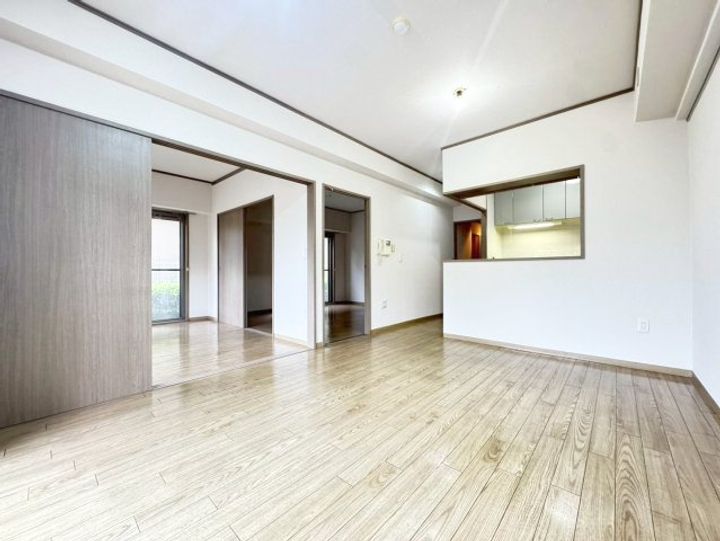 パークハイツアイリス 1号館の居間