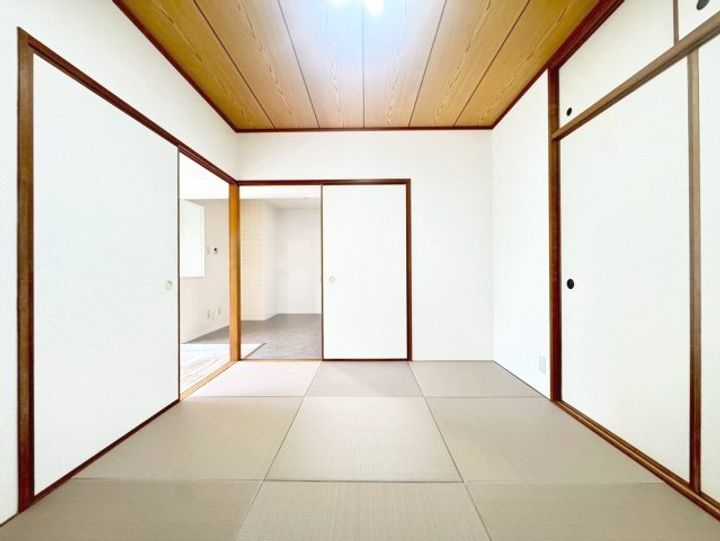 ラジュニール春日丘の内装