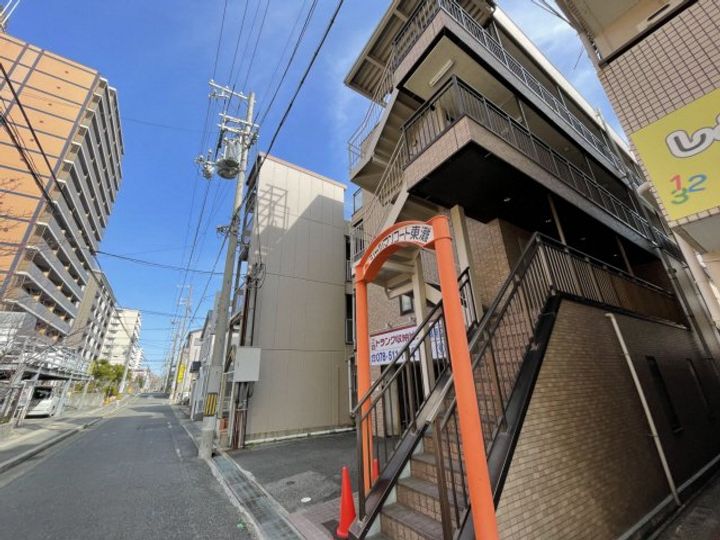 シャルマンコート東灘の外観