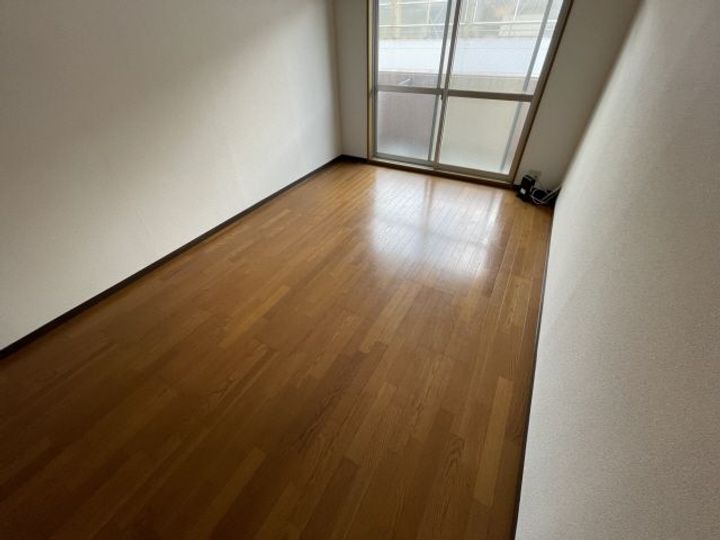 エクセレント坂田の居間