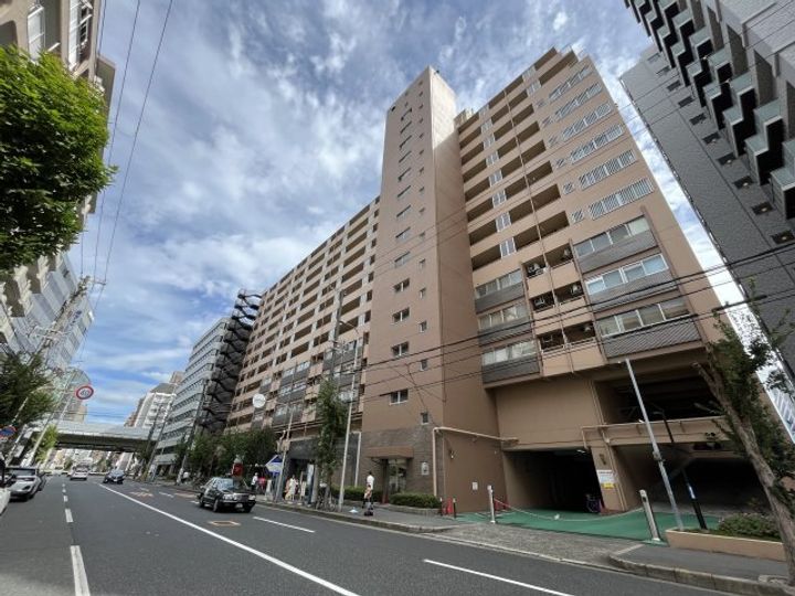 新大阪グランドハイツ2号棟の外観