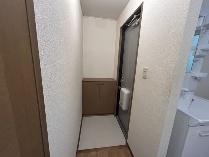 エクセルハイツ桃山の玄関