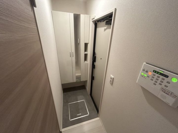 シャルマンヴィオラの玄関