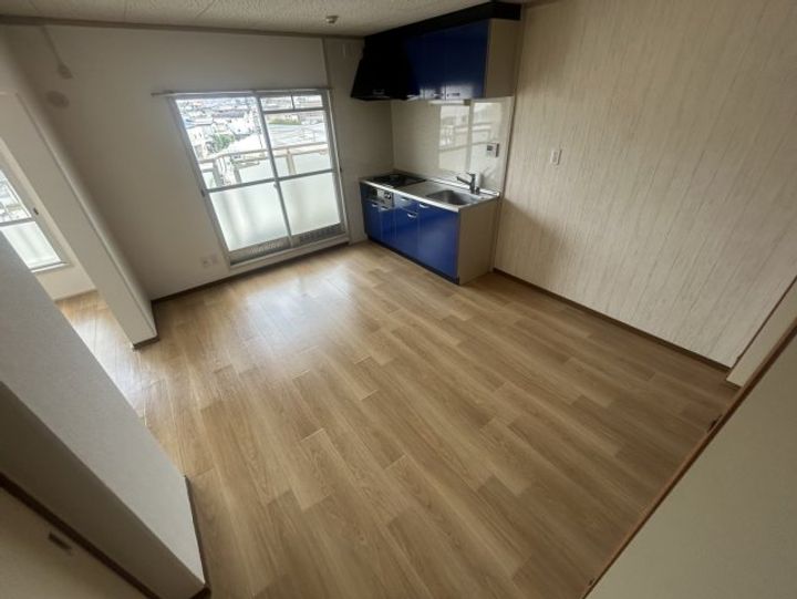 クリスタル明舞の居間