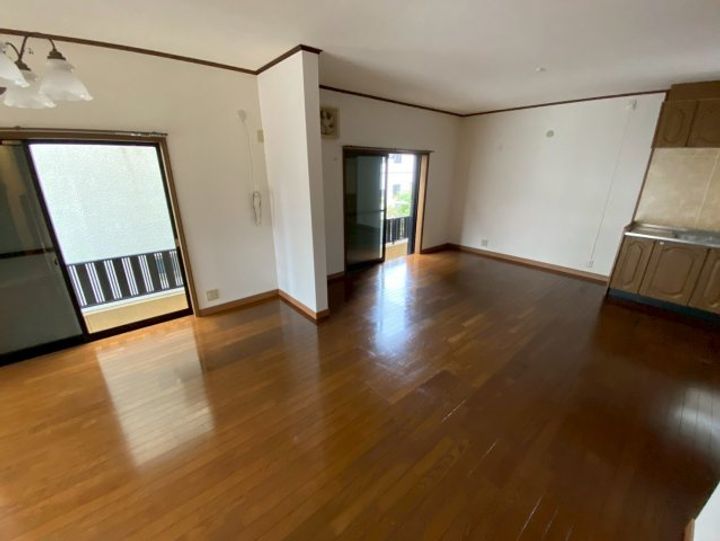 兵庫県芦屋市三条南町(一戸建)の賃貸物件の居間