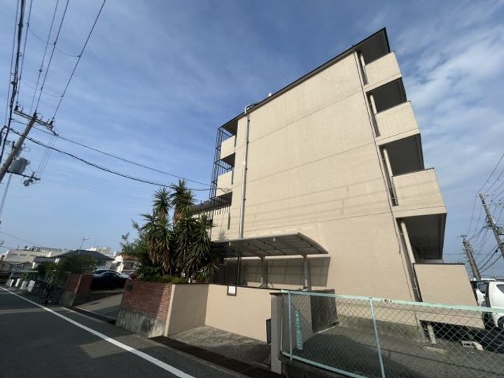 ロイヤルコーポ吉田の外観