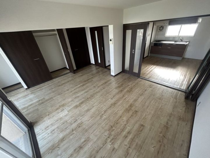 ロイヤルコーポ吉田の居間