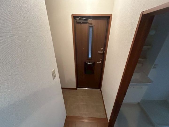 クレールヒル白水の玄関