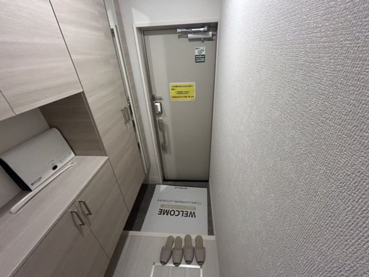 ソリッソ大久保町西嶋の玄関