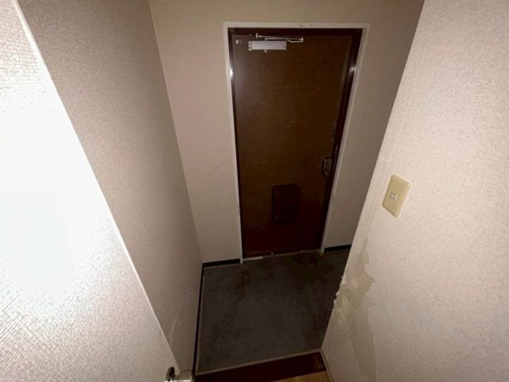 プレアール白水の玄関