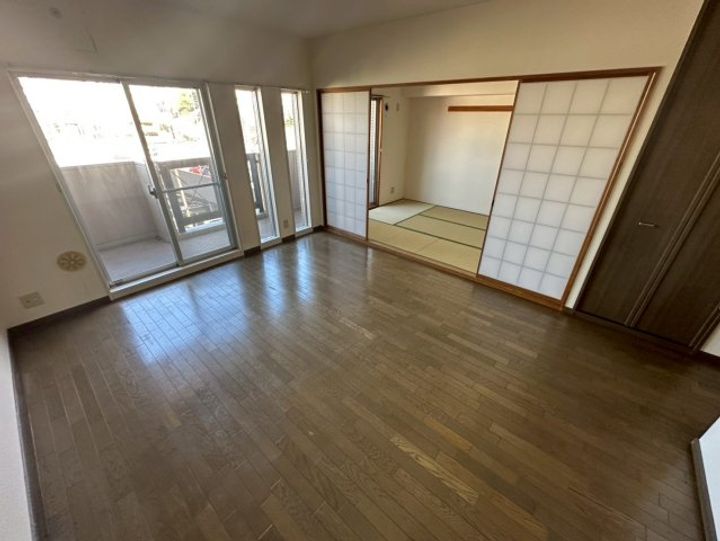 パレ清水が丘の居間