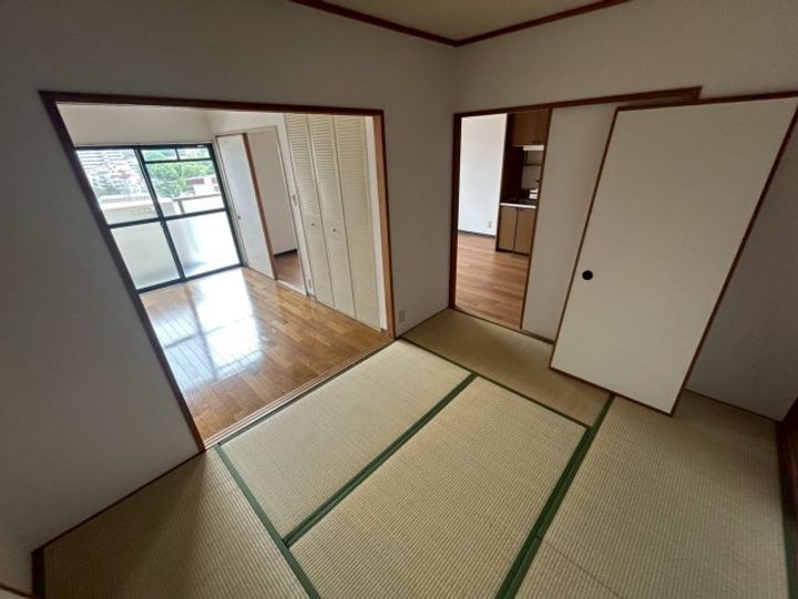 グリーンコート若草404の内装