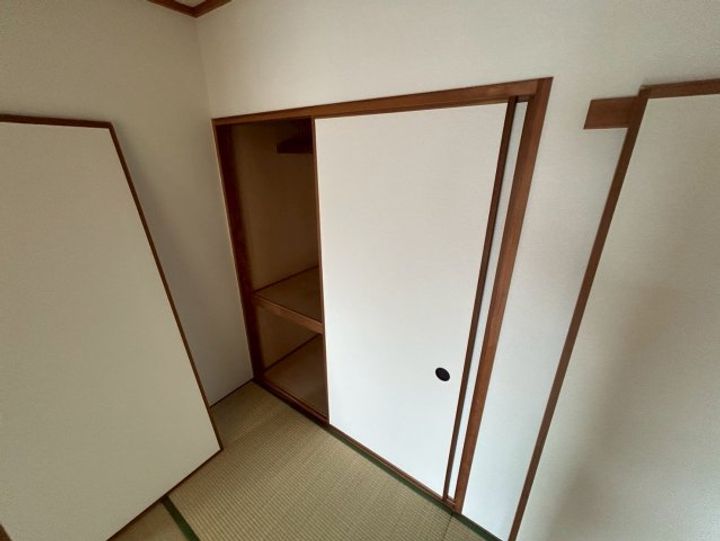 グリーンコート若草404の内装