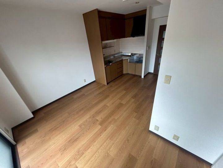 グリーンコート若草404の内装