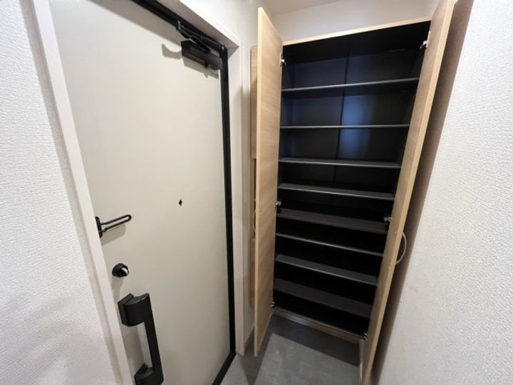 エムライズ材木町の玄関