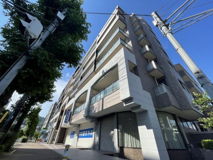 プラザインペリアルの外観