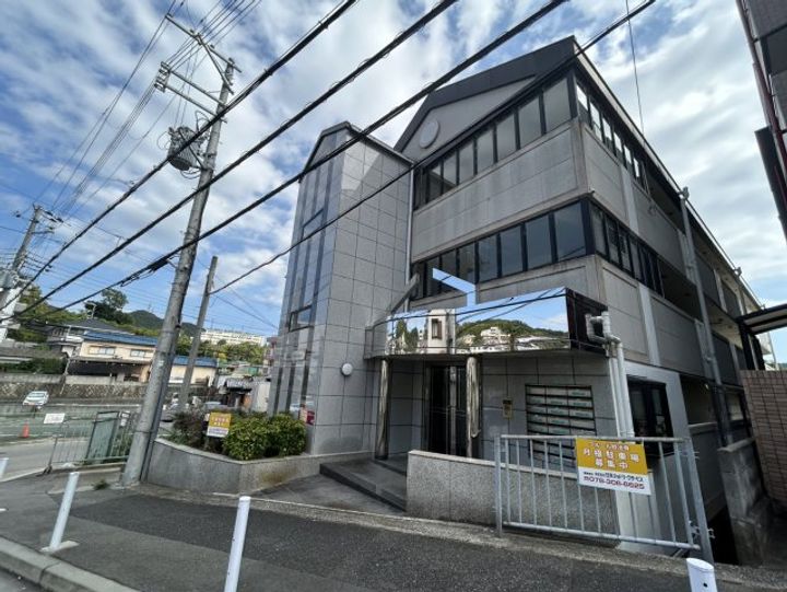 フルール妙法寺101の外観