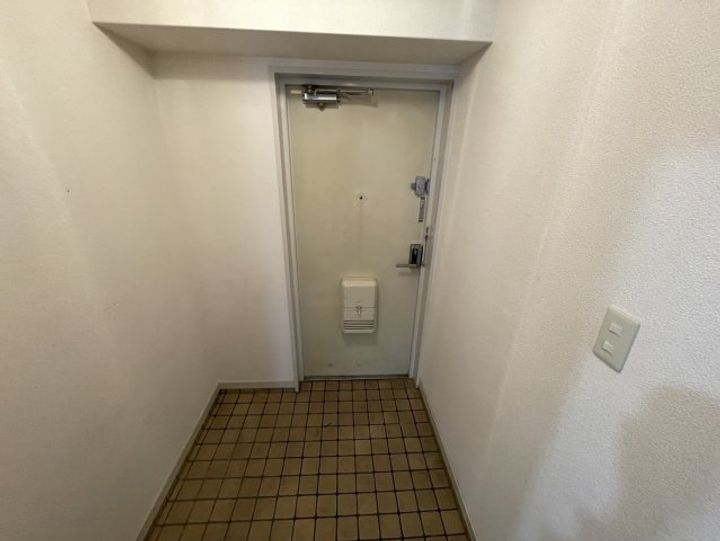 アビタシオン中崎の玄関