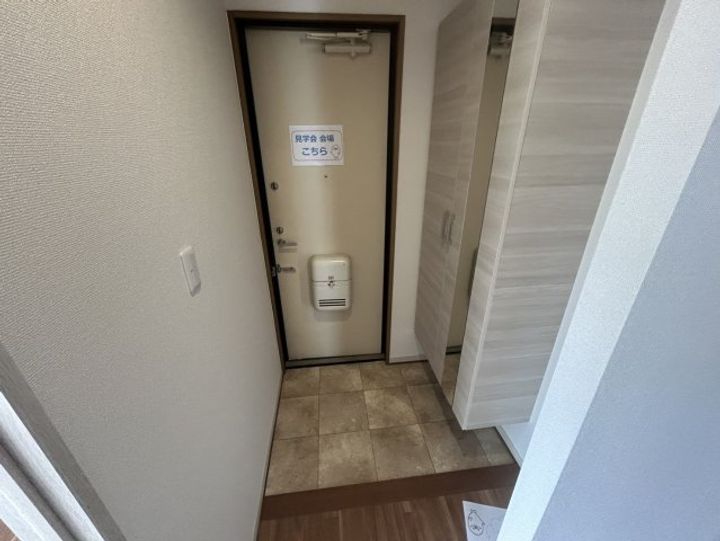 LIFE梅田205の玄関
