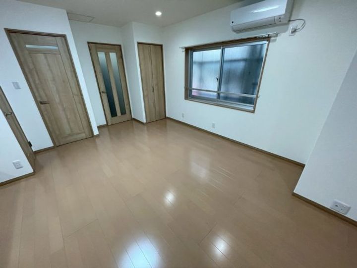 お福ビル2Aの居間