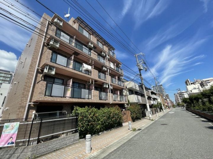 シーズ六甲道の外観