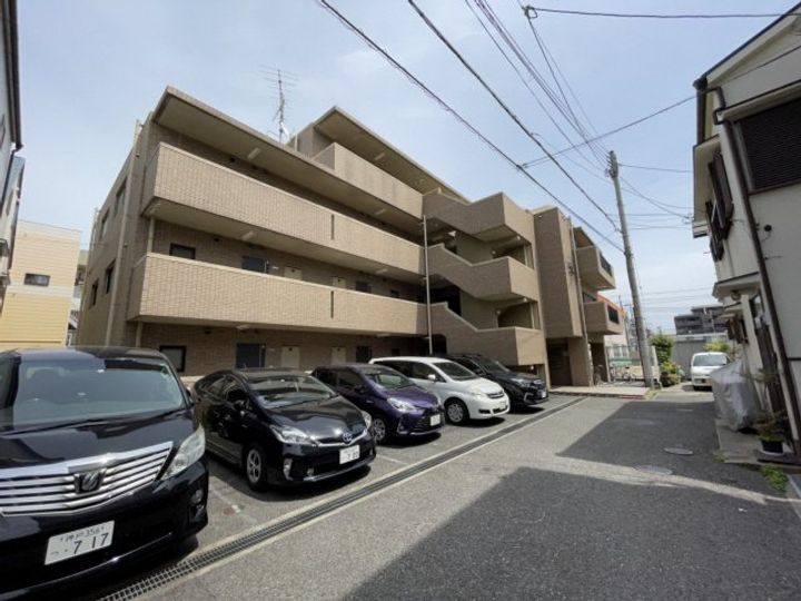 ケイズ本山の外観