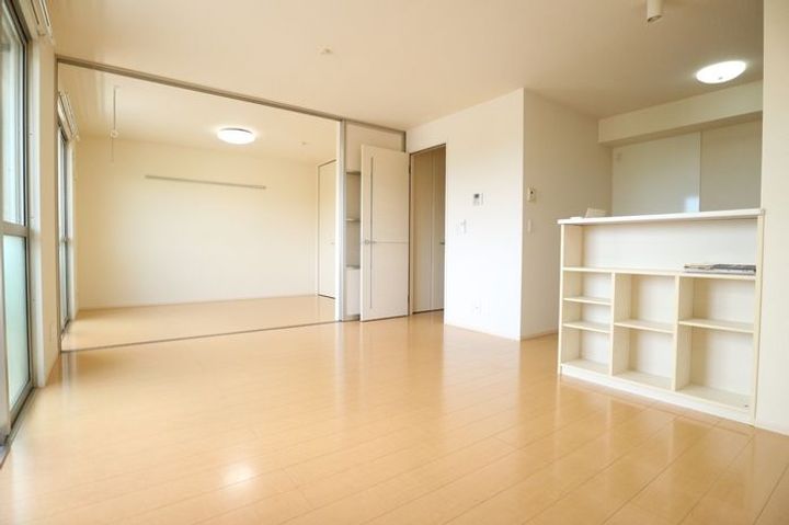 グランドアトリオ神戸西Dの居間