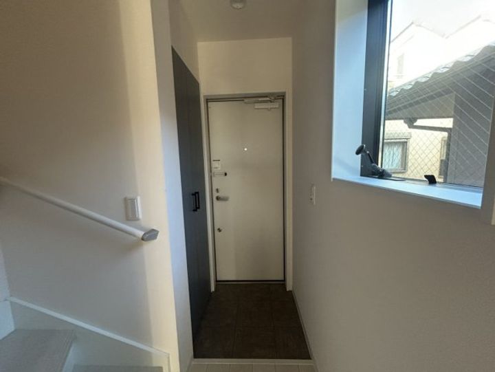 グルーブメゾン歌敷山の玄関